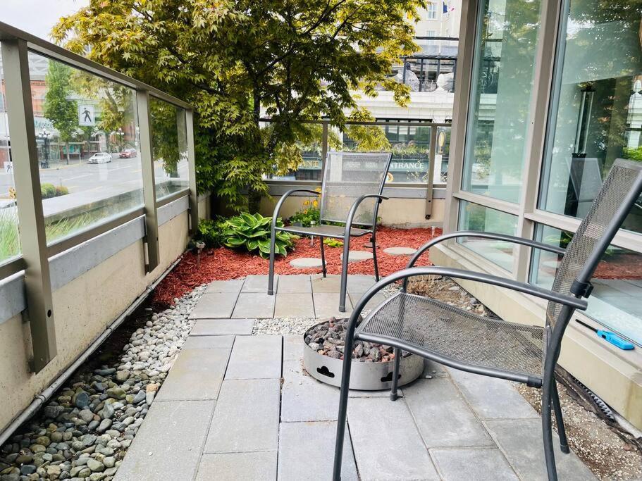 Spacious Downtown 2 Bedroom Condo With Pool And Air Conditioning Victoria Exterior foto